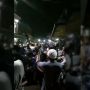 Viral Warga Makassar Berkerumun Salat Tarawih di Masjid Padahal PSBB