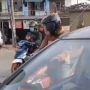 Viral! Disetop karena Langgar PSBB, Emak-emak Malah Maki-maki Petugas