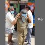 Viral Bapak-bapak Pakai Masker di Dahi hingga Mau Jilat Hand Sanitizer