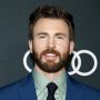 Chris Evans Kepergok Habiskan Malam Bareng Lily James, Pacaran?