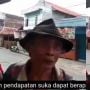 Pemulung Dapat Uang Rp 1.500 Setiap Hari, Responsnya Malah Bikin Haru