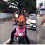 Klarifikasi Pengendara Honda Beat yang Makan Sambil Jalan, Tetap Dihujat?