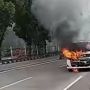 Diduga Korsleting, Satu Unit Mobil Mewah Terbakar di Pondok Indah