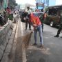 Pelanggar PSBB Ogah Disuruh Nyapu Jalanan: Malu Ditonton Warga
