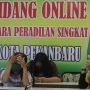 Berjoget Acuhkan Corona, 14 Pengunjung hingga Pemilik Karaoke Didenda PSBB