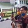 Adu Mulut saat Razia, Pemotor dan Polisi Ini Malah Saling Rekam Video