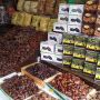 Penjual Kurma Sedih karena Sepi Pembeli: Laku 1 Kg Aja, Saya Alhamdulillah