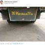 Antimainstream, Tulisan di Belakang Truk Ini Bikin Warganet Mikir Keras