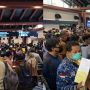 Membludaknya Penumpang Pesawat di Masa PSBB, Acuhkan Physical distancing