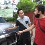 Mobil Mewah Raffi Ahmad Buat Jemur Kasur, Suti Karno Dilarikan ke RS