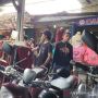 PKL Tanah Abang Membludak Lagi saat PSBB: Ayo Diborong Bunda Biar Jadi Duit