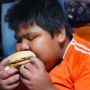 Lahap Santap Burger Kiriman, Rizal Korban Perundungan: Mak, Enak!