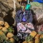 Uganda Longgarkan Lockdown, Masyarakat Dapat Masker Gratis