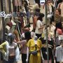 Abaikan PSBB, Warga Cirebon Serbu Mal untuk Beli Baju Lebaran