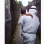 Sedih, Momen Bocah 2 Tahun Dijemput Petugas Covid-19