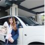 Heboh Lelang Keperawanan Rp2 Miliar, Potret Sarah Keihl Bersama Mobil Mewah