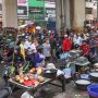 Masak Rendang Buat Lebaran, Warga Keluhkan Lonjakan Harga Kelapa