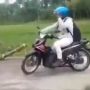 Viral Pengendara Honda Revo Diusir Pakai Meriam Bambu, Bikin Ngakak