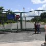 Warga Kunjungi Monas dan Foto-foto dari Luar Pagar
