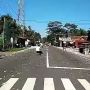 Viral Warga Nyalakan Mercon di Tengah Jalan, Netizen: Bakar Duit Terus