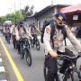 Banyak Karantina Wilayah, Brimob Polda DIY Bersepeda Bagikan Sembako
