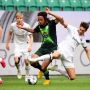 Hujan Kartu, Wolfsburg Dipermalukan Eintracht Frankfurt di Volkswagen Arena