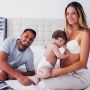 Yuk Kepoin Sarah Kohan, Istri Chicharito yang Gemar Foto Tanpa Busana