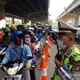 Pemohon SIM di Jaktim Meluber ke Jalan Raya, Ada yang Antre Sejak Subuh