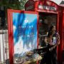 Di Inggris, Kotak Telepon Umum Diubah Jadi Warung Kopi