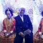 Viral Lansia Nikahi Lajang 51 Tahun, Tingkah di Pelaminan Jadi Sorotan