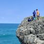 Diduga Jatuh Dari Tebing 50 Meter, Wasgyanto Hilang di Pantai Kesirat