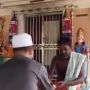 Viral Ustaz Keliling Bantu Kuil dan Keluarga Keturunan India saat Wabah
