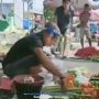 Pedagang Sayur Dilabrak Gegara Jualannya Laris, Eh Ternyata Gubernur Nyamar