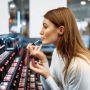 Usai Pandemi Covid-19, Amankah Jajal Makeup di Toko Kosmetik?