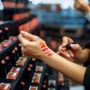 Belanja Makeup Rawan Bikin Kantong Bolong, Simak Tips Hemat Berikut Ini