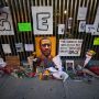 Lilin dan Bunga, Warga Mengenang George Floyd di New York