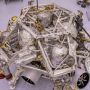 Ada Penumpang Gelap di Penjelajah Mars NASA, Termasuk Sherlock Holmes