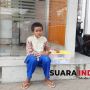 Bertahan Hidup Tanpa Ayah Ibu, Bocah Ini Jualan Ketan saat Wabah Corona
