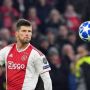 Ajax Perpanjang Kontrak Klaas Jan Huntelaar Satu Musim Lagi