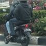 Apes saat Beraksi! Jambret Tinggalkan Motor usai Seruduk Tiang Listrik
