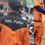 Parasnya Disebut Mirip Idol K-Pop, Tukang Parkir Ini Viral