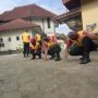 Rayakan HUt Bhayangkara, Polres Kulon Progo Bersihkan Gereja dan Masjid