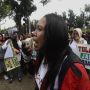 Protes dan Air Mata Orang Tua Murid Gegara Sistem PPDB DKI Syarat Usia