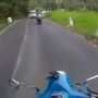 Vespa Nyungsep ke Sawah Gara-gara Ngebut, Pengendara Malah Ketawa Girang
