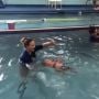 Viral Bayi Usia 8 Bulan Dilempar ke Kolam Renang, Publik Tak Terima