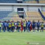 Ridwan Kamil Pantau Pelaksanaan Tes PCR Pemain Persib Bandung