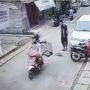 Maling Apes! Burung Hasil Curian Lepas Gara-gara Senggolan dengan Jamaah