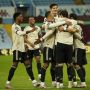 Hantam Aston Villa, Manchester United Tempel Ketat Empat Besar