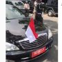 Viral Mobil Diduga Milik RI 2 Isi BBM di Pinggir Jalan, Kehabisan Bensin?