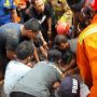 Detik-detik Kakek Wawi Terjebur ke Kubangan Tinja Septic Tank